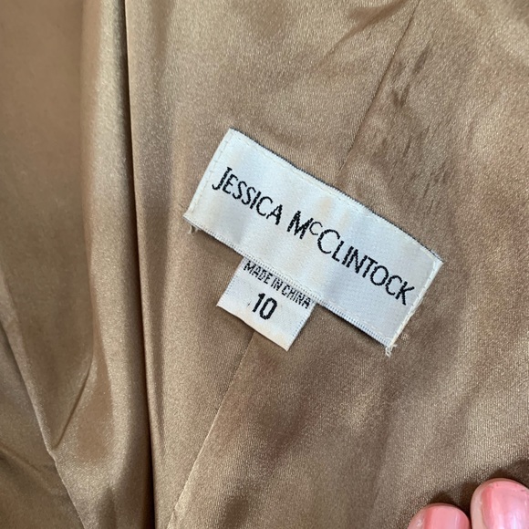 Formal dress - Picture 3 of 5